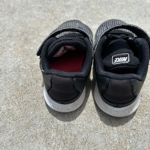 Nike Black and Pink Sneakers with Velcro Strap - Picture 3 of 4